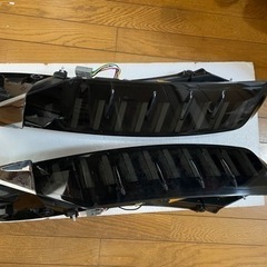 80系ヴォクシーNOAHエスクァイアダズフェローズスモークテールランプの画像