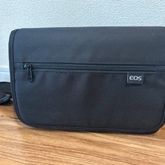 【無料で譲ります】Canon EOS純正 カメラ用バッグ・ケース