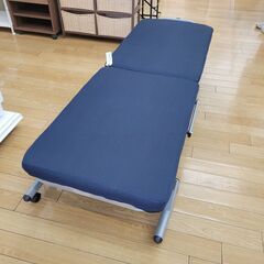 ★ジモティ割あり★  折り畳みベッド　セミダブル ネイビー H32×D61×W183 クリーニング済み TK150の画像