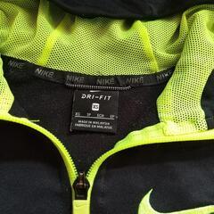 ナイキパーカーの画像