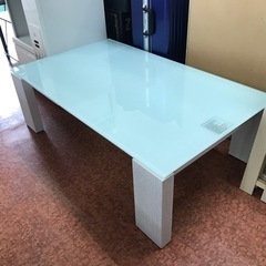ガラステーブル　ニトリ 