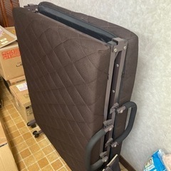折り畳みシングルベッドの画像
