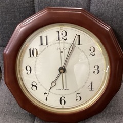 美原店　壁掛け時計　暗くなると針が光ります♪ SEIKO