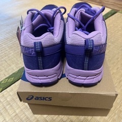 新古品　スニーカー　紫　24センチの画像