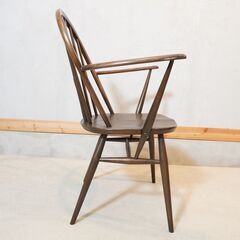 イギリスercol(アーコール)社のシスルバックチェア！フープバックの愛らしいフォルムはインテリアのアクセントにもなるダイニングチェア♪英国らしいデザインは北欧家具にも合わせやすいアームチェアです。DI216の画像