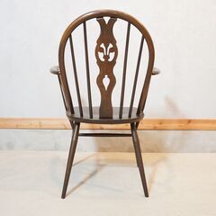 イギリスercol(アーコール)社のシスルバックチェア！フープバックの愛らしいフォルムはインテリアのアクセントにもなるダイニングチェア♪英国らしいデザインは北欧家具にも合わせやすいアームチェアです。DI216の画像