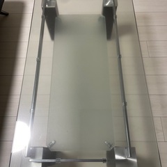 ガラス製コーヒーテーブル