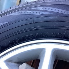 E50系エルグランド純正ホイール　タイヤの画像