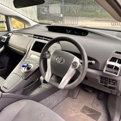 2010年、トヨタ プリウスSツーリング ZVW30、ハイブリッドの画像