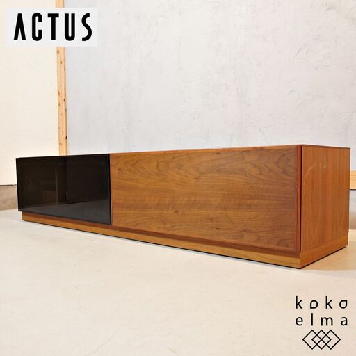 ACTUS(アクタス)のSHINE(シャイン)テレビボードです。ウォールナット材の落ち着きのある色合いと直線的でシンプルなデザインが魅力のローボード。北欧スタイルやカフェ風のインテリアにおススメです♪DI226