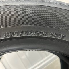 ⭐️235 55 R19⭐️新品タイヤ２本🉐ヨコハマ ブルーアース🉐の画像
