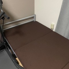 【あげます】シングルベッドと折り畳めるマットレス