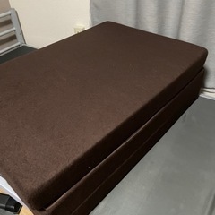 【あげます】シングルベッドと折り畳めるマットレスの画像