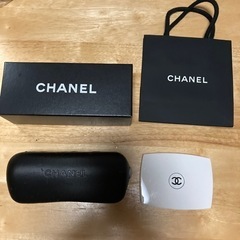 CHANELメガネケース　ファンデーションケース