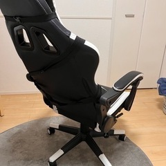 ゲーミングチェアの画像