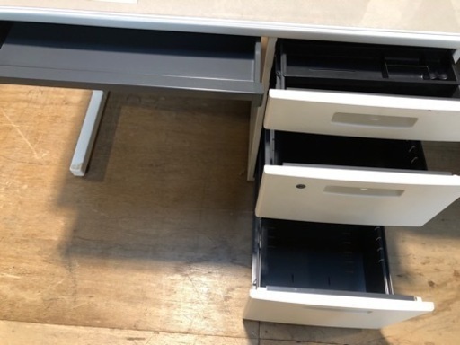 ⭐︎中古品　コクヨ　片袖机　1000×700×700mm  事務機⭐︎