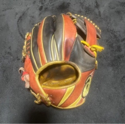 硬式用グローブ　アシックス