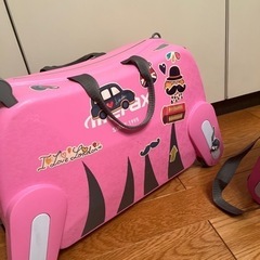 子供が乗れるキャリーケース　キッズスーツケースの画像