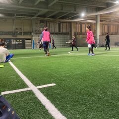 経験者、初心者、どちらも歓迎☆　東陽町の室内で男女混合フットサル！　6/11,13,16,17,23,25,27,30、7/1,4,7,9,11,14,15  20時♪ - スポーツ