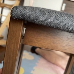 ダイニングテーブルとダイニングチェアの画像