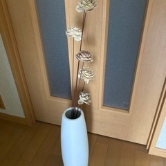 花瓶　白　高さ40センチ