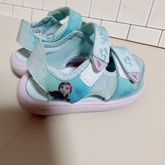 13センチ adidas×アナ雪の画像