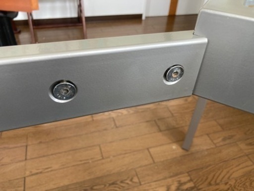 Calligaris 製　ガラスダイニングテーブル