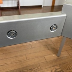 Calligaris 製　ガラスダイニングテーブルの画像