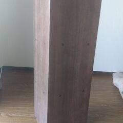 3段棚、角に置きやすい収納ボックスの画像