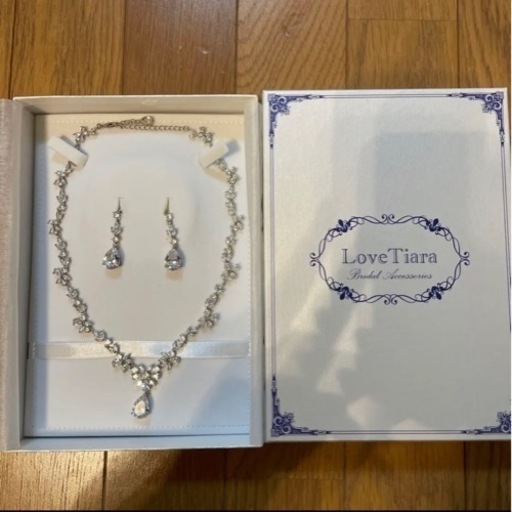 ラブティアラ　Love Tiara ネックレス　ピアス