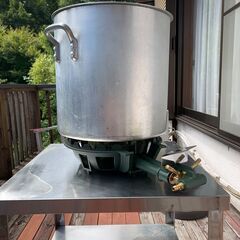 ステンレス調理台の画像