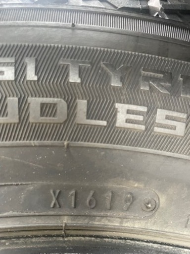スタッドレスタイヤ　215/65R16 ダンロップSJ8