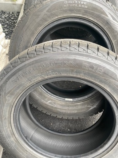 スタッドレスタイヤ　215/65R16 ダンロップSJ8