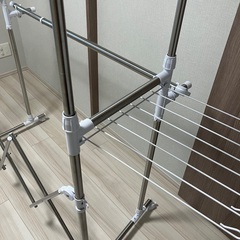 室内洗濯物干しの画像