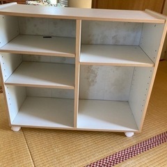 キャスター付き収納棚