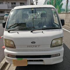 まだまだ走る　軽トラです
