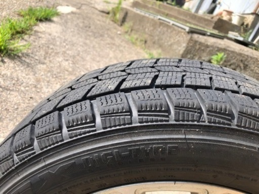 スタッドレスタイヤ　185/65R15