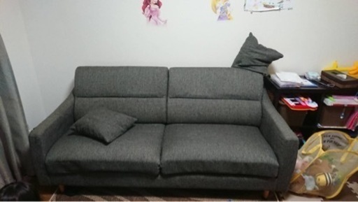 ソファー譲ります。