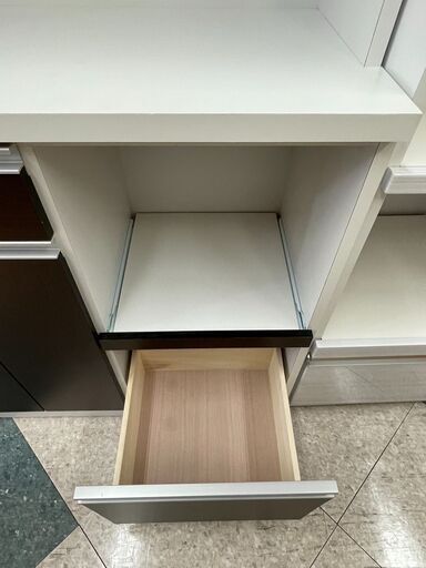 ?3面レンジボード ?定価￥29,800? 落ち着いたダークブラウンカラー お部屋に合わせやすいです?174