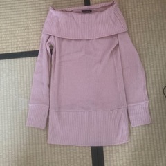 肩出しニット