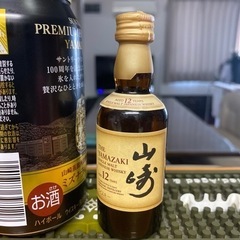 山崎ハイボールと山崎12年ミニボトルの画像