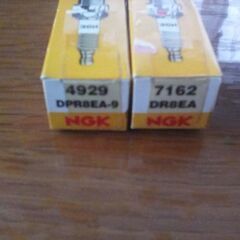 未使用NGKスパークプラグ　2本