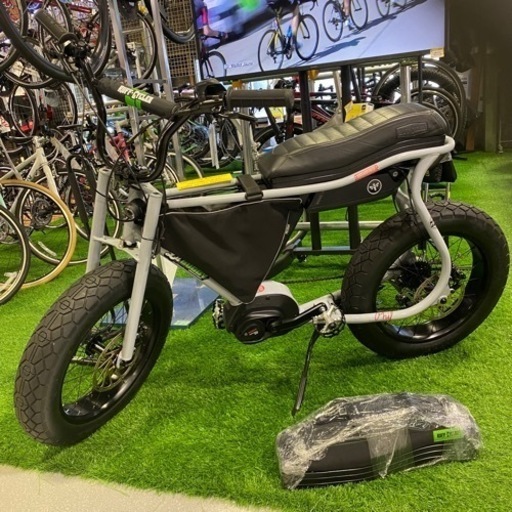 【使用僅少美品】20インチ電動アシスト自転車Lil’Buddy pearl white BAG FRAME SMALL 9L合皮サドル トータル45万円