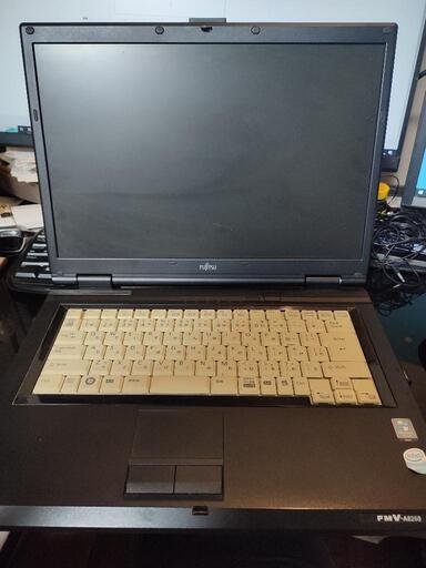 Windows10搭載　DVD・無線搭載ノートPC　FMV-8260