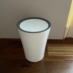 ダイソー200円商品 スウィングゴミ箱