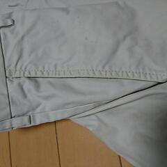 トミーヒルフィガー のチノパンの画像