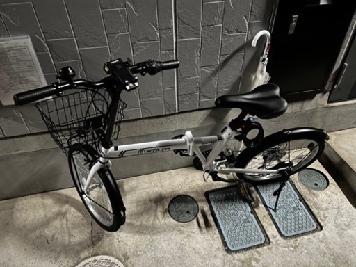 かご付き折りたたみ自転車(スマホホルダー兼ライト付き)