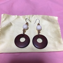 ピアス