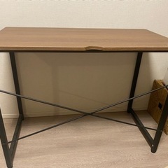 美品　パソコンデスクの画像