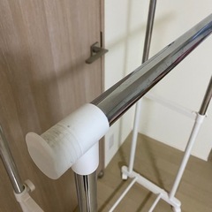 ハンガーラック　ホワイトの画像